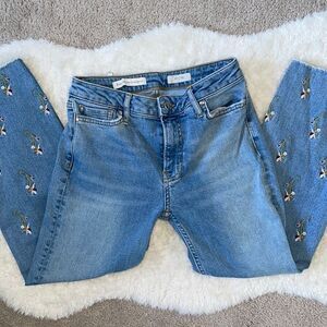 Pilcro And The Letterpress Size 25 Straight Leg Cropped Jeans Flowers On Bottom